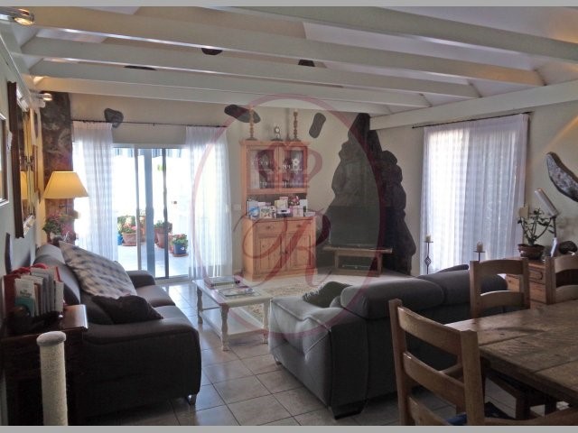  4 bed rustic house for sale in Marazul