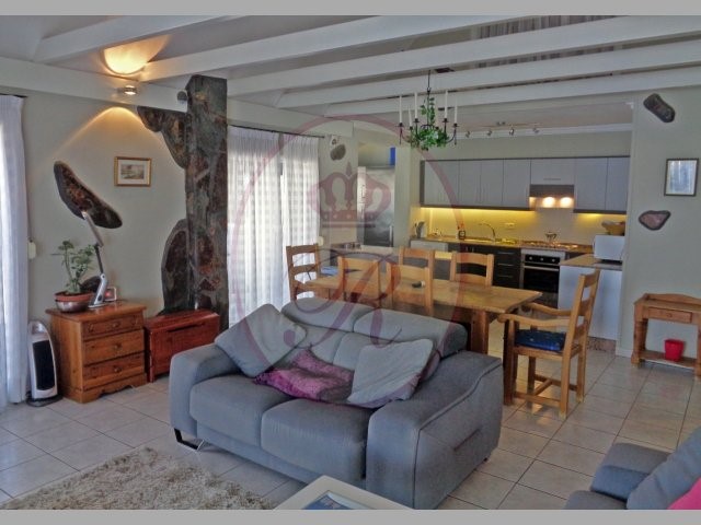  4 bed rustic house for sale in Marazul