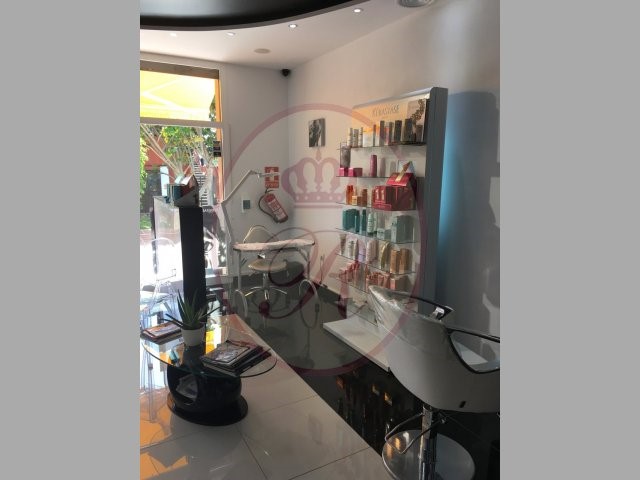 Empty Local for sale in Las Americas