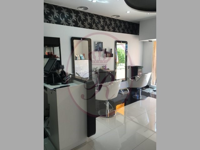 Empty Local for sale in Las Americas