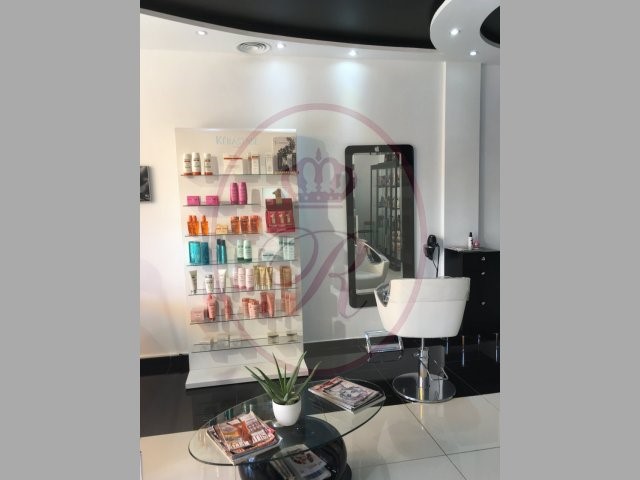 Empty Local for sale in Las Americas