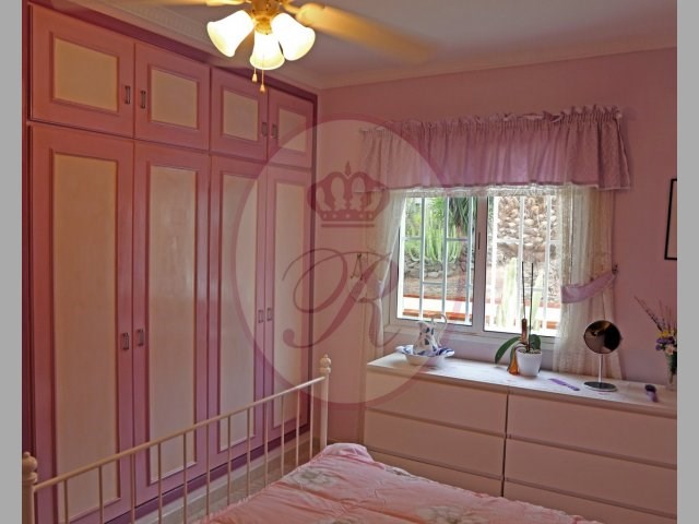 2 bed townhouse for sale in Callao Park, Callao Salvaje