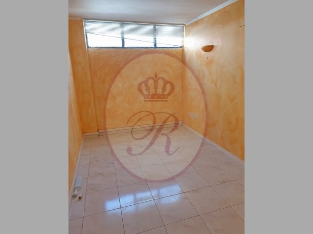 Empty Local for long term rent in Colon I, Los Cristianos