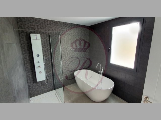 5 bed villa for sale in Balcon del Duque, El Duque