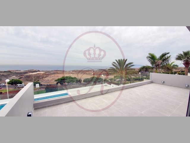 5 bed villa for sale in Balcon del Duque, El Duque
