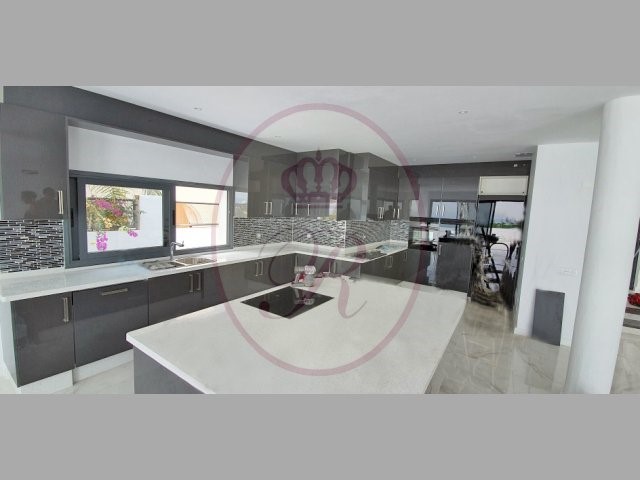 5 bed villa for sale in Balcon del Duque, El Duque