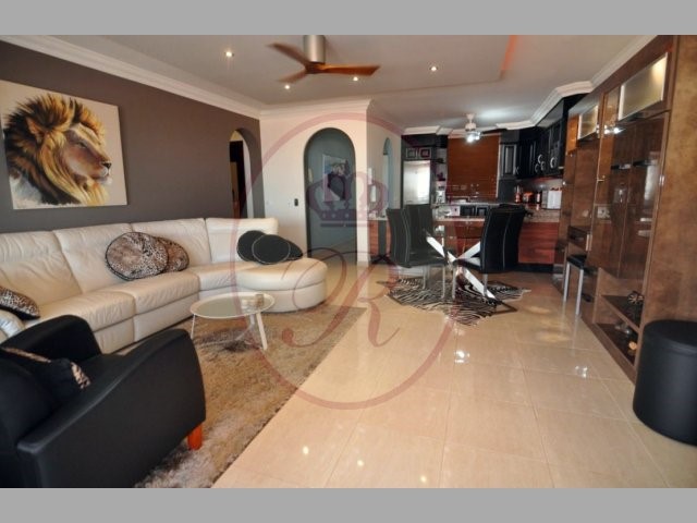 2 bed apartment for sale in Sunset Bay, Torviscas Bajo