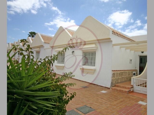 2 bed bungalow for sale in The Palms, Golf del Sur