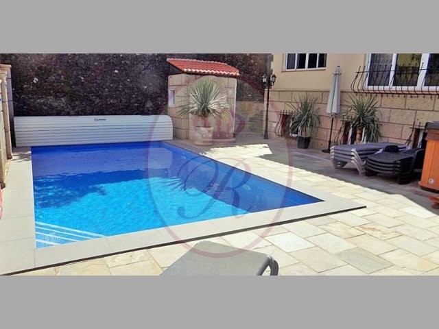 6 bed villa for sale in San Eugenio Alto