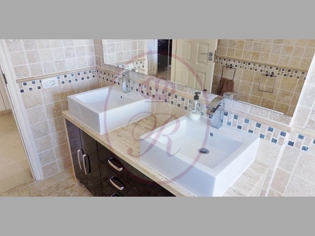 6 bed villa for sale in San Eugenio Alto