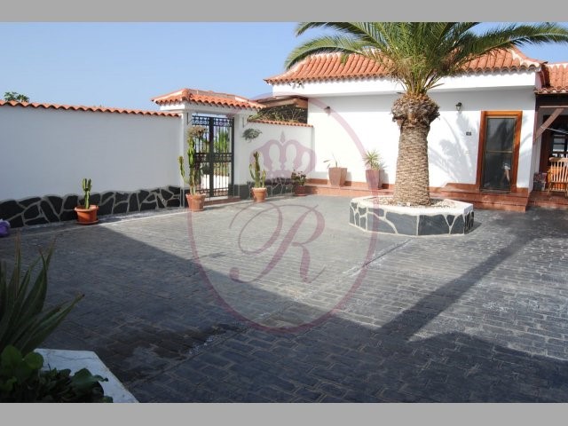 3 bed villa for sale in Los Gigantes