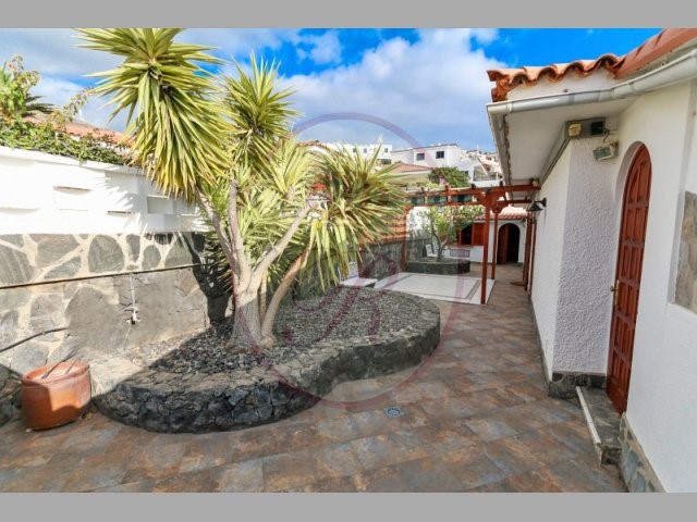 2 bed villa for sale in Crab Island, Los Gigantes