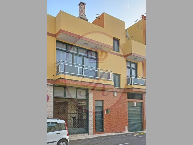 6 bed townhouse for sale in Las Rosas