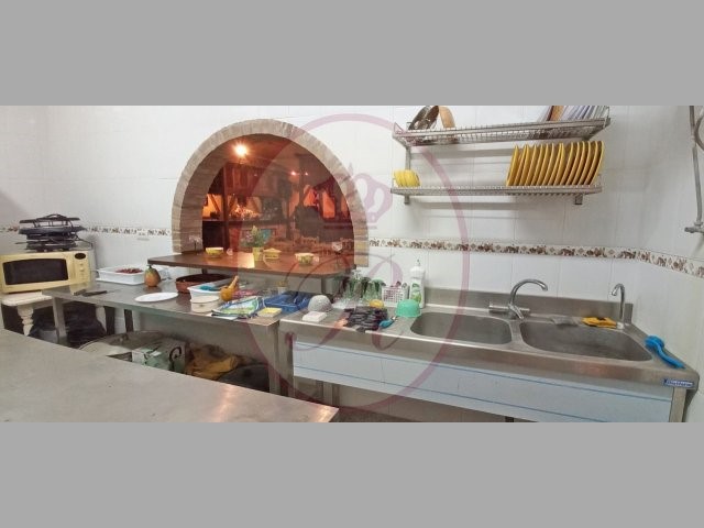 6 bed restaurant for sale in Las Rosas