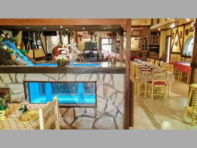 6 bed restaurant for sale in Las Rosas
