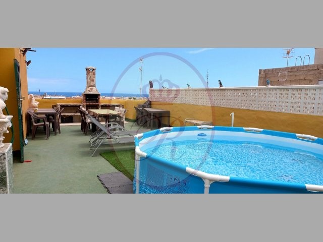 6 bed restaurant for sale in Las Rosas