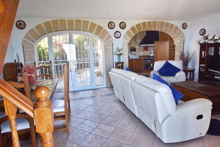 3 bed townhouse for sale in Taucho