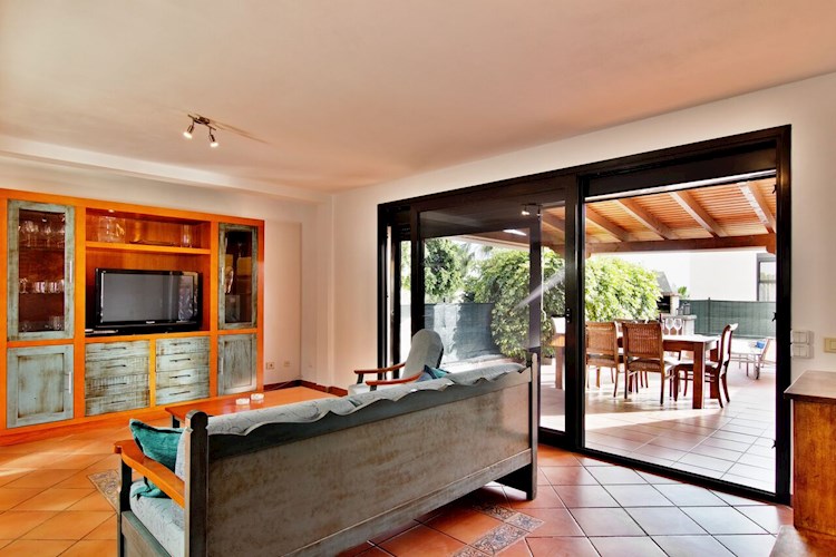 5 bed townhouse for sale in El Galeon
