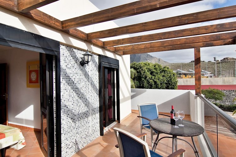 5 bed townhouse for sale in El Galeon