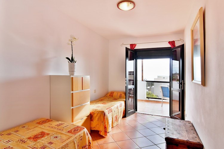 5 bed townhouse for sale in El Galeon