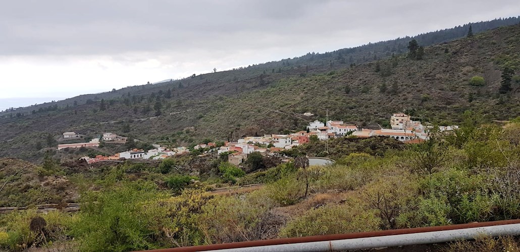 Rustic Plot for sale in Chirche