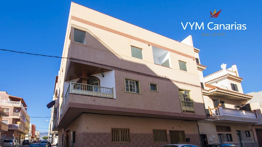 7 bed commercial property for sale in Arona