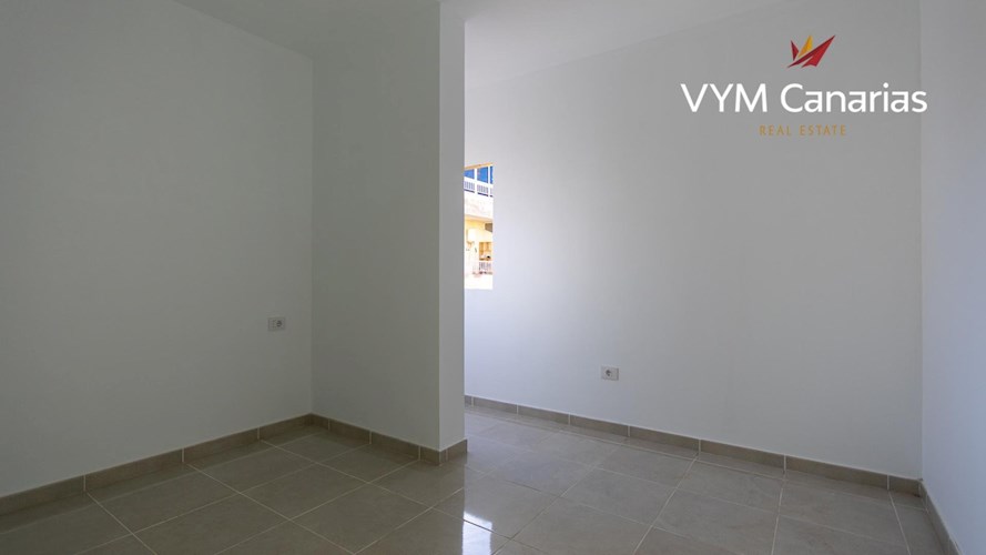 7 bed commercial property for sale in Arona