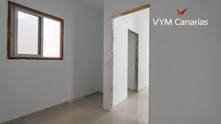 7 bed commercial property for sale in Arona