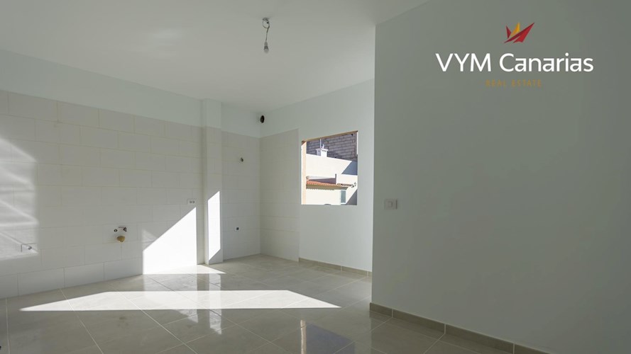 7 bed commercial property for sale in Arona