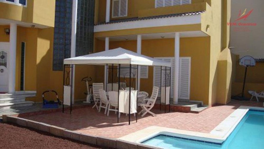 5 bed villa for sale in Parque de la Reina