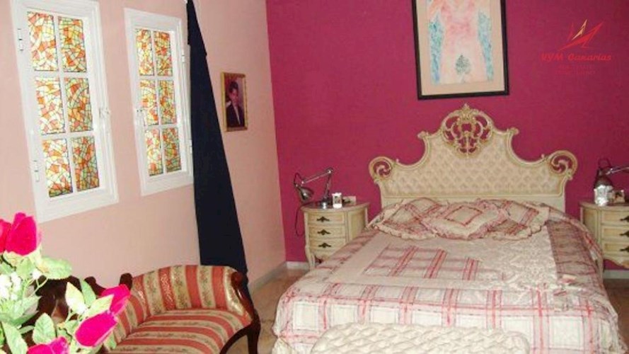 5 bed villa for sale in Parque de la Reina