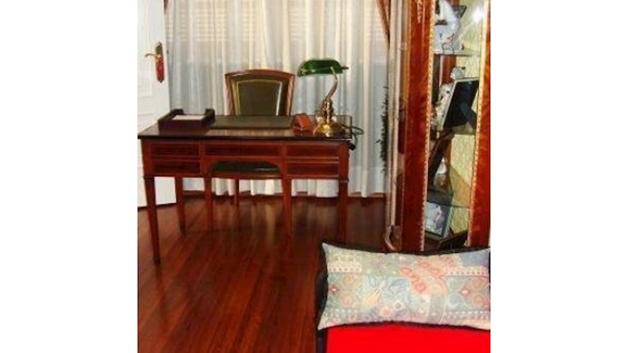 5 bed villa for sale in Parque de la Reina