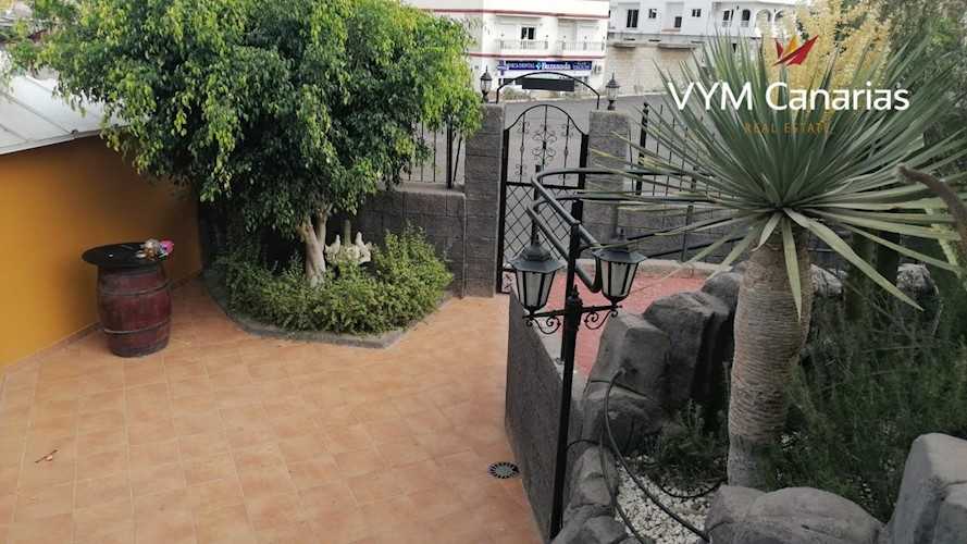 Commercial Property for sale in Buzanada