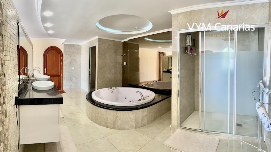 3 bed villa for sale in Golf del Sur