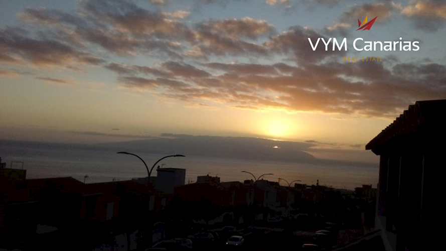 5 bed villa for sale in Piedra Hincada