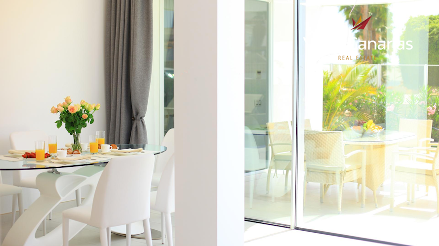 4 bed villa for sale in La Caleta