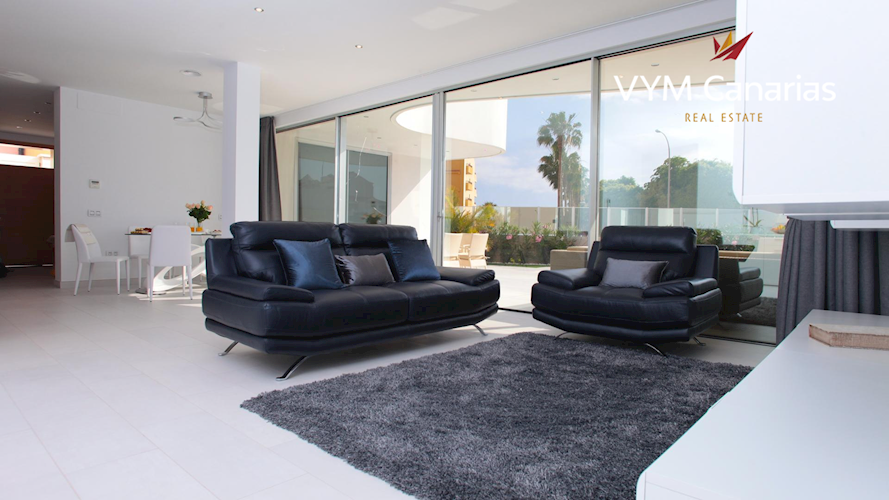 4 bed villa for sale in La Caleta