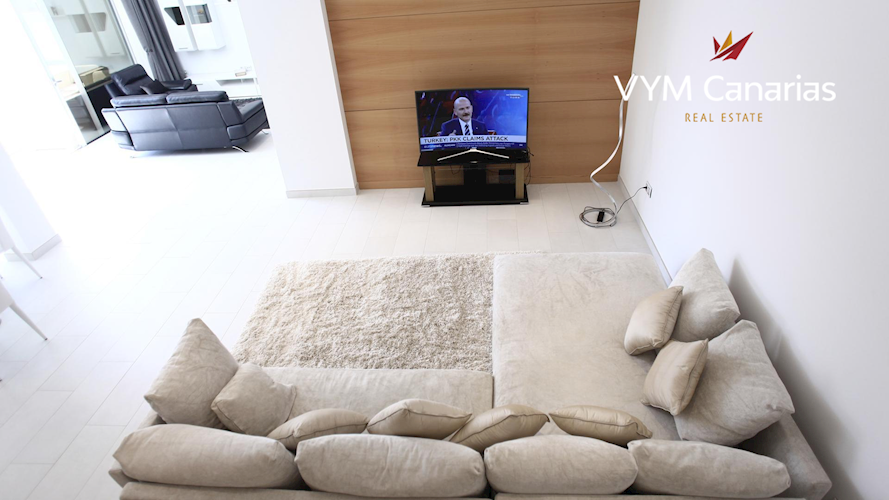 4 bed villa for sale in La Caleta