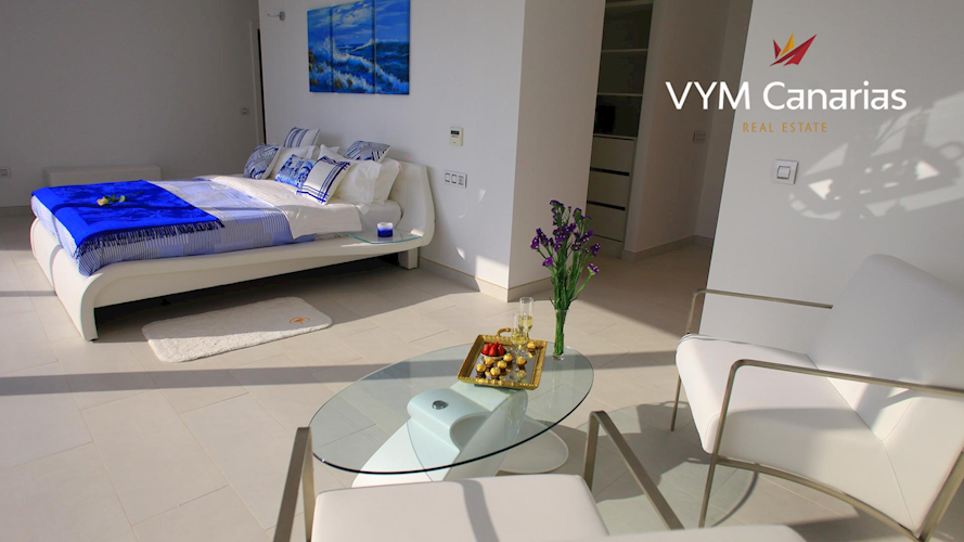 4 bed villa for sale in La Caleta