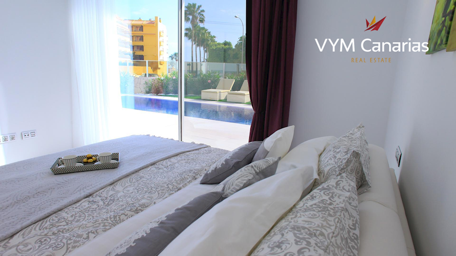 4 bed villa for sale in La Caleta