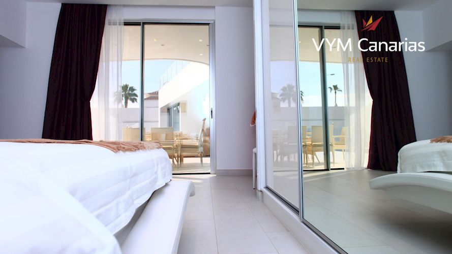4 bed villa for sale in La Caleta