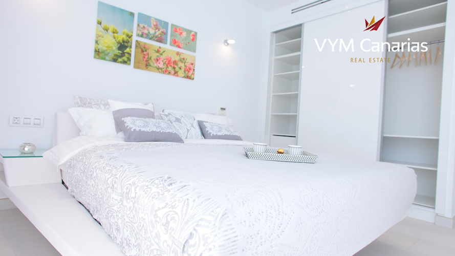 4 bed villa for sale in La Caleta