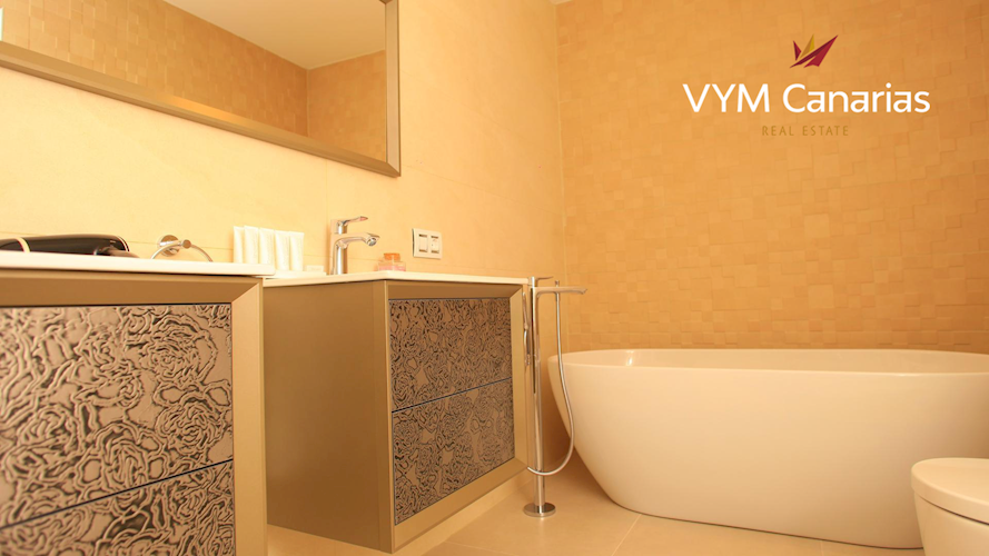 4 bed villa for sale in La Caleta