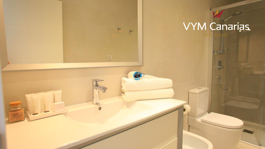 4 bed villa for sale in La Caleta