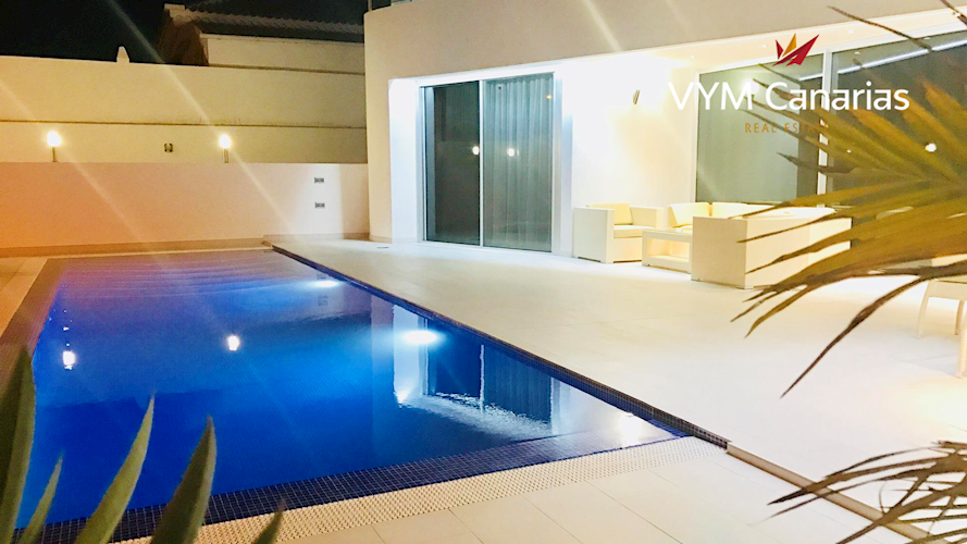 4 bed villa for sale in La Caleta