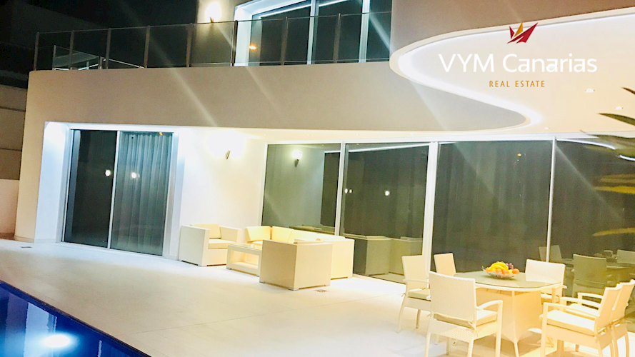 4 bed villa for sale in La Caleta