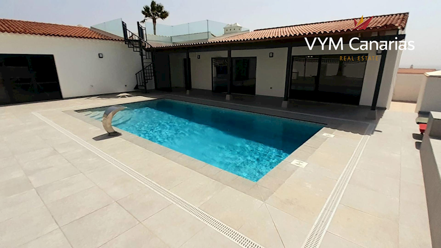4 bed villa for sale in Golf del Sur