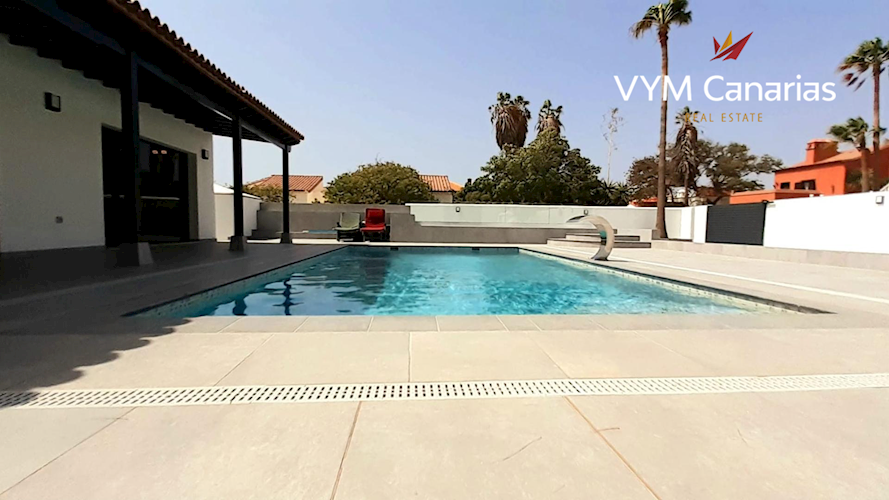 4 bed villa for sale in Golf del Sur