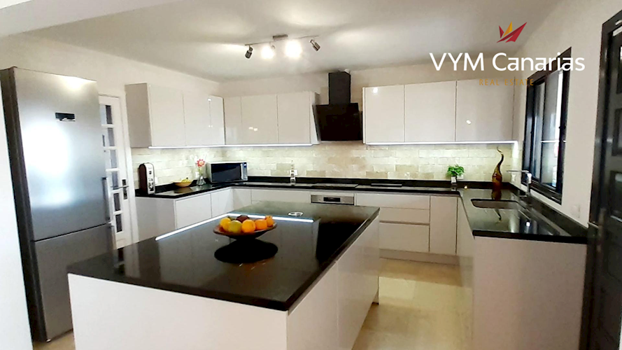 4 bed villa for sale in Golf del Sur