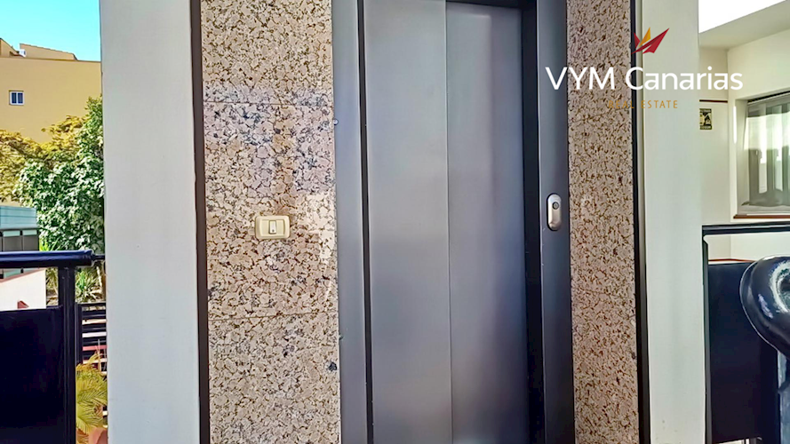 3 bed penthouse for sale in Parque de la Reina